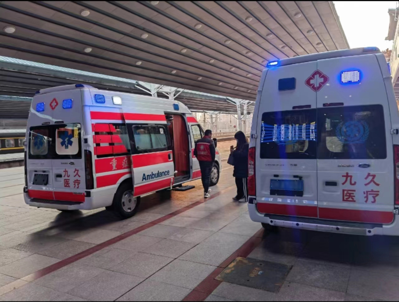 福海县救护车长途转运